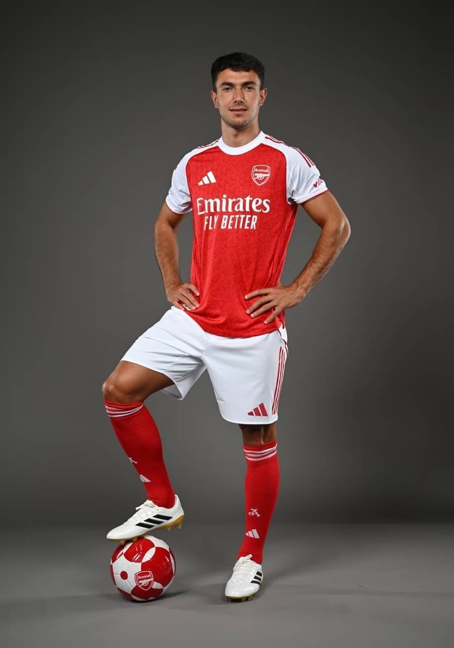 波兰主帅：即使踢得丑陋也要赢球；扎莱夫斯基染黄让我恼火