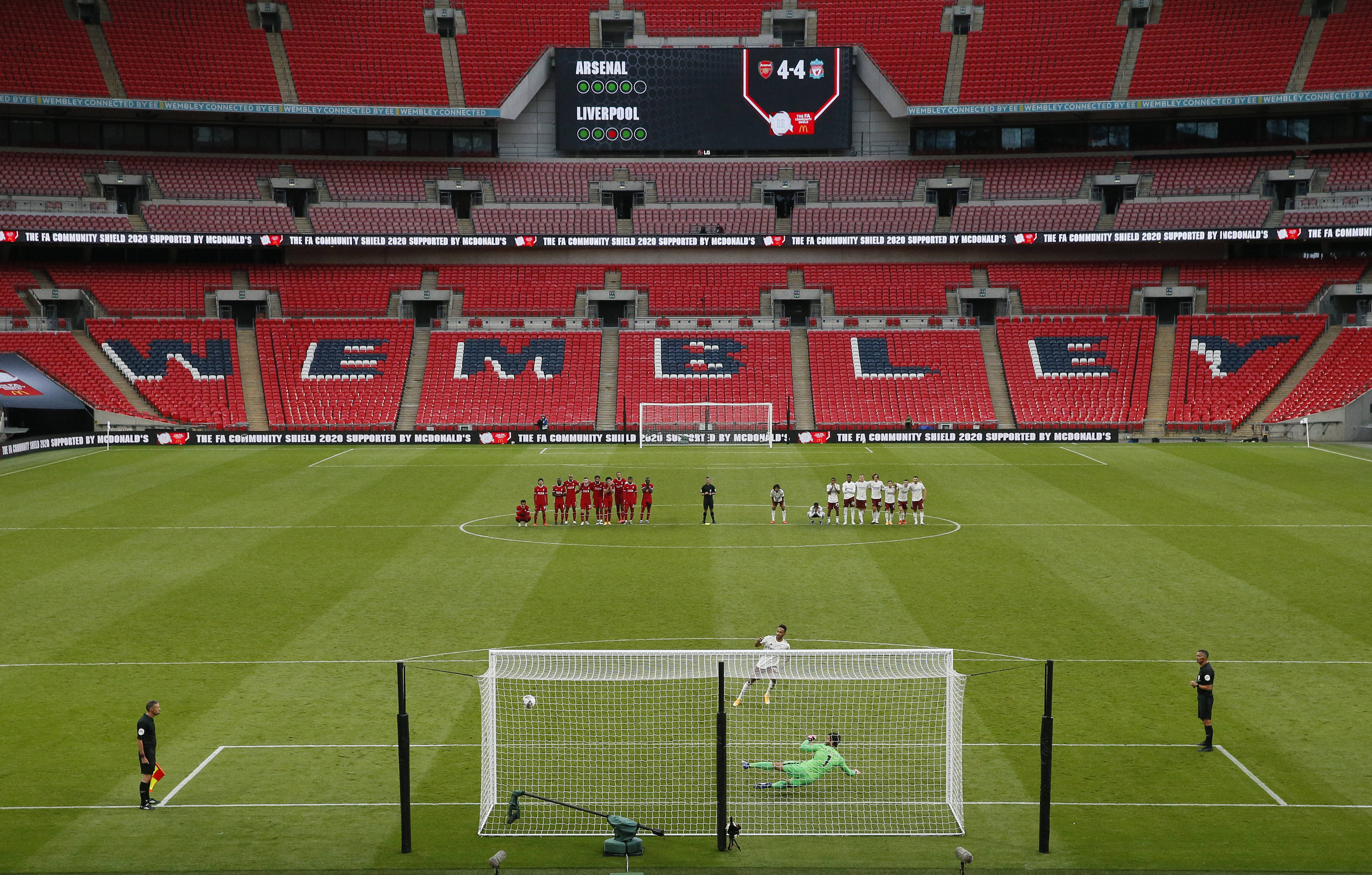 德天空&图片报：奥格斯堡已解雇瓦格纳，球队3胜1平8负排第14